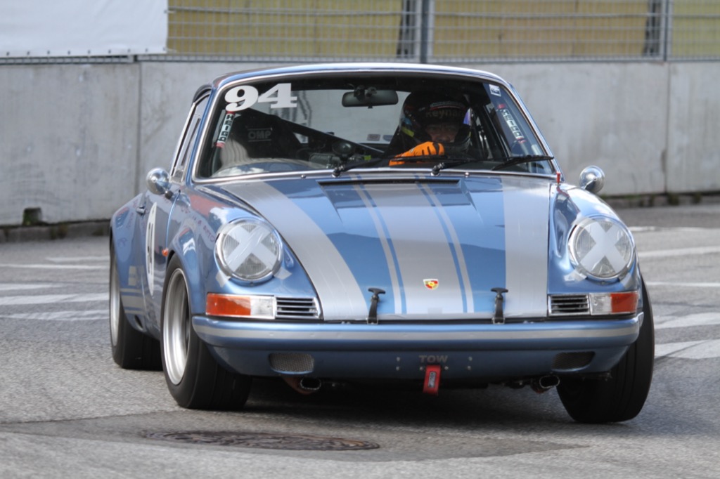 En klassisk og smuk Porsche bliver man aldrig træt af at se på. Og ja – den er hurtig – meget hurtig.
(Foto: Motorsporten.dk)